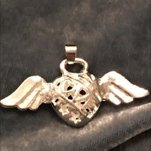 💖.925 Sterling filigree flying love heart pendant